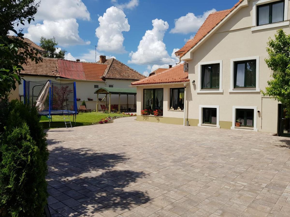 Chic Voyage Hotel Sibiu Exterior foto